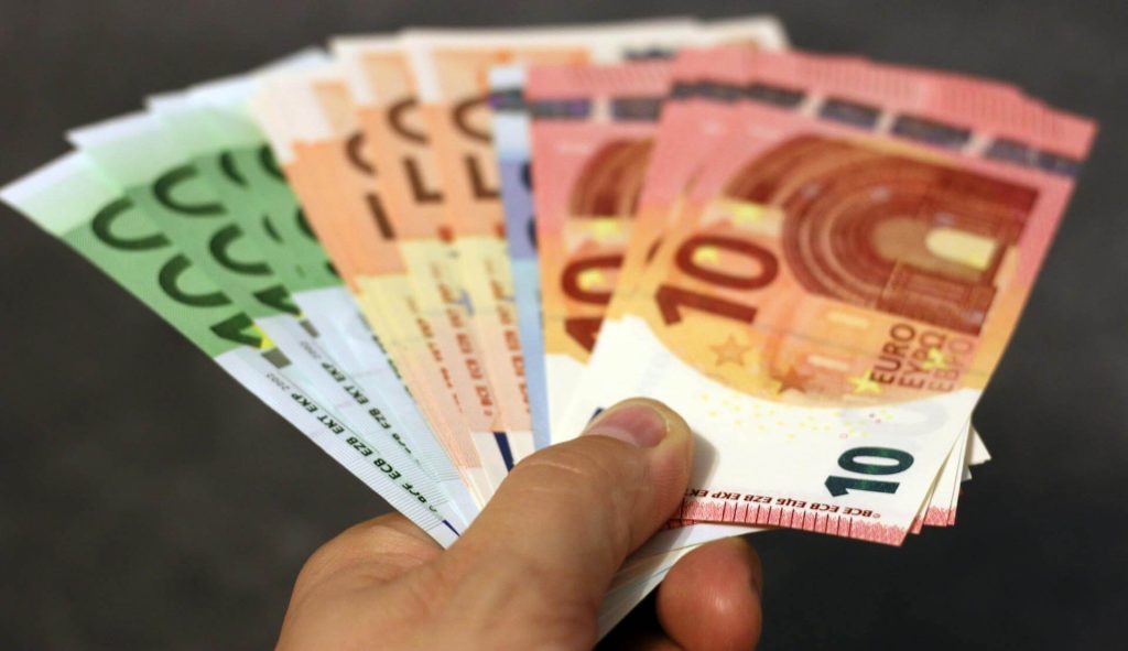 Salários não competitivos